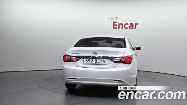 Hyundai YF Sonata топовая версия, 2010 4