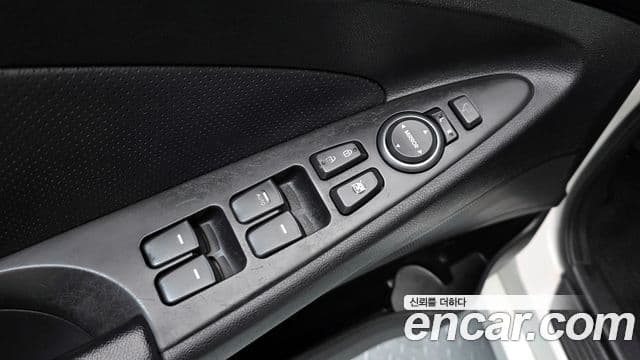 Hyundai YF Sonata топовая версия, 2010 11