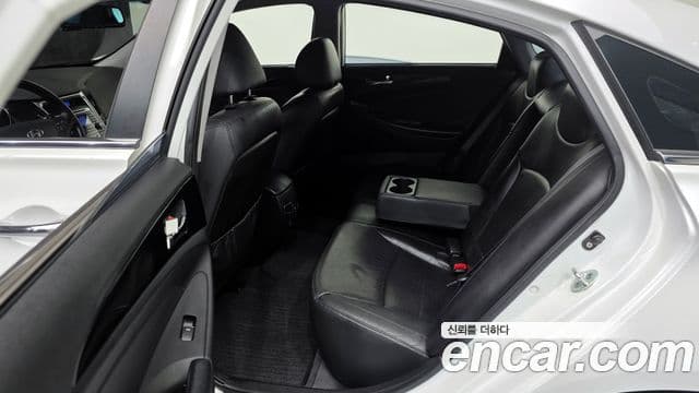 Hyundai YF Sonata топовая версия, 2010 20