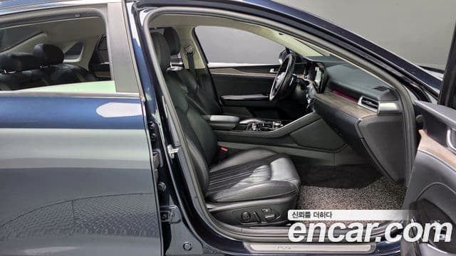 Kia K5 3세대 Signature, 2022 10