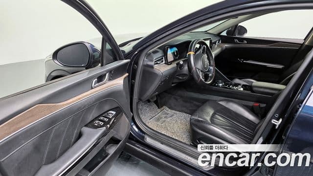 Kia K5 3세대 Signature, 2022 11