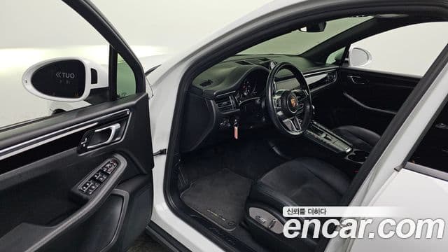 Porsche Macan 95B, 2020 10