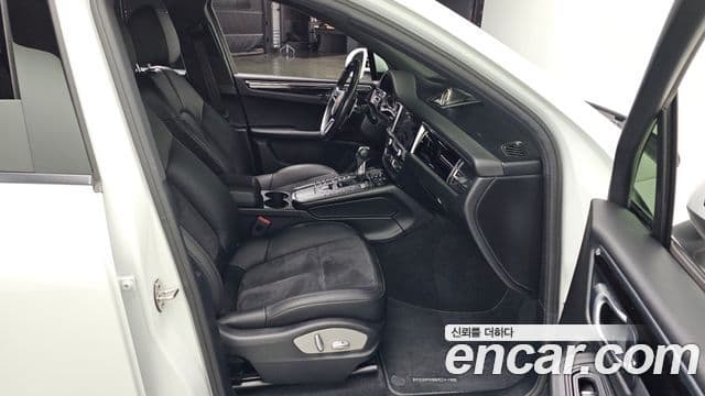 Porsche Macan 95B, 2020 12