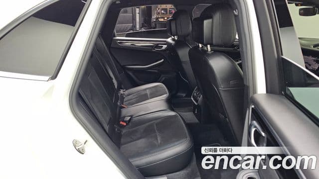 Porsche Macan 95B, 2020 13