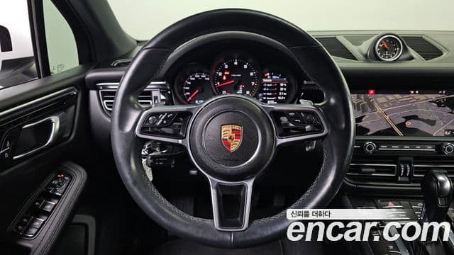 Porsche Macan 95B, 2020 16