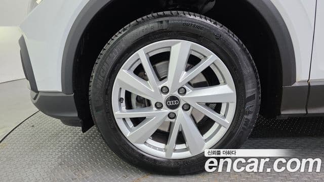 Audi Q2, 2023 все фото