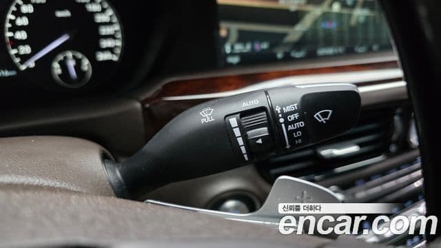 Genesis EQ900 Prestige, 2016 18