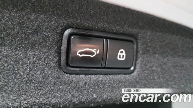 Genesis EQ900 Prestige, 2016 20