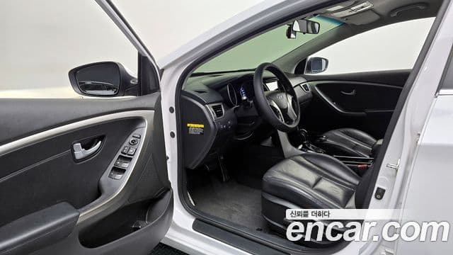 Hyundai i30(новый кузов / новое поколение) дизель 1.6 VGT Extreme, 2012 12