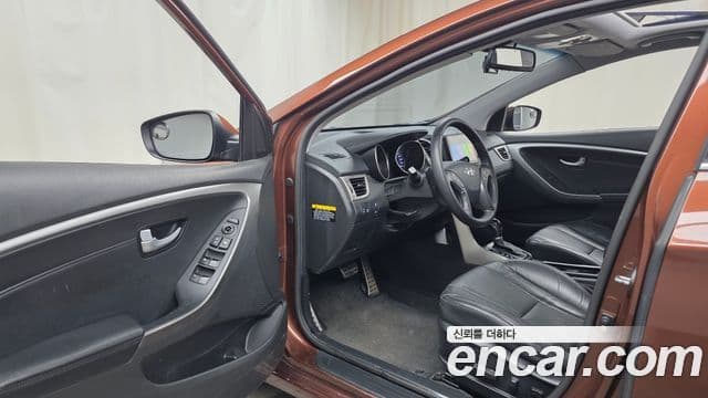 Hyundai i30(новый кузов / новое поколение) дизель 1.6 VGT Extreme, 2012 10