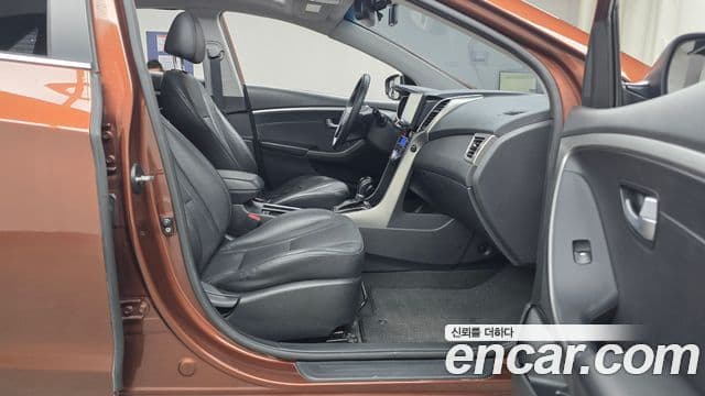 Hyundai i30(новый кузов / новое поколение) дизель 1.6 VGT Extreme, 2012 11