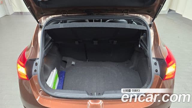 Hyundai i30(новый кузов / новое поколение) дизель 1.6 VGT Extreme, 2012 20