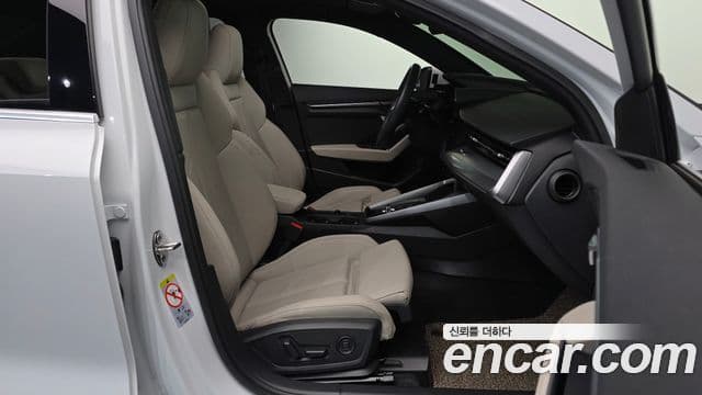 Audi A3 (8Y) Premium, 2023 11