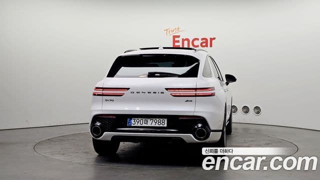 Genesis GV70, 2023 4