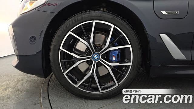BMW 5시리즈 (G30) 530e M Sport, 2022 все фото