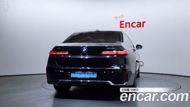 BMW i7 (G70) xDrive 60 M Sport, 2023 4