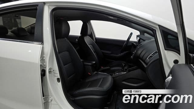 Kia The / новый New K3 Style, 2017 10