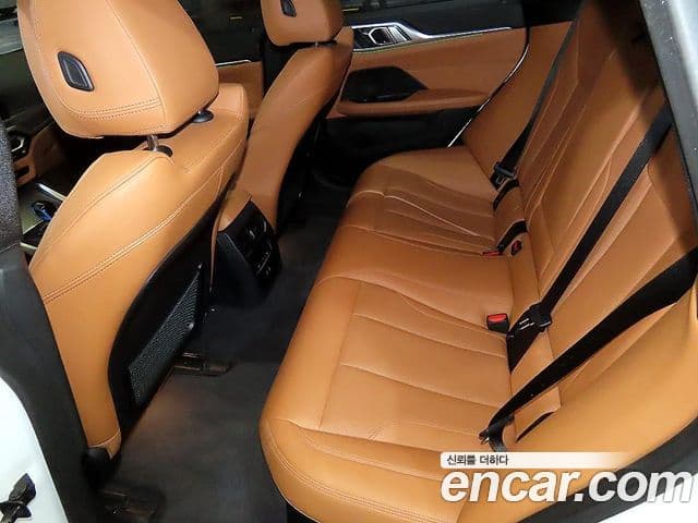 BMW i4 eDrive40 M Sport, 2022 8