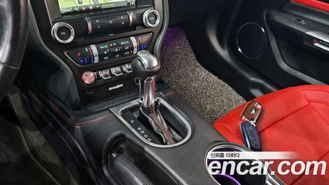 Ford Mustang купе, 2018 9