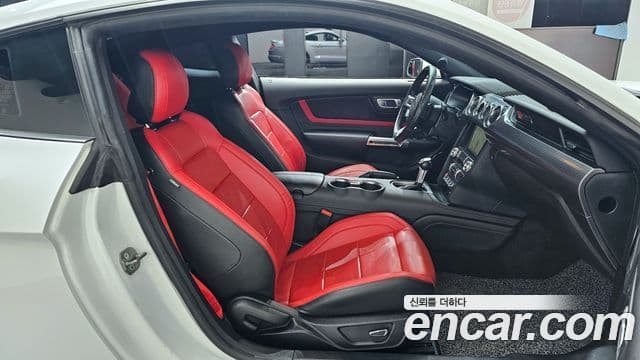 Ford Mustang купе, 2018 10