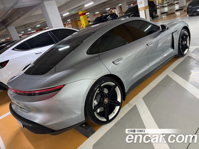 Porsche 타이칸 базовый, 2022 4