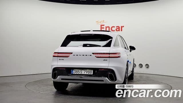 Genesis GV70, 2023 4