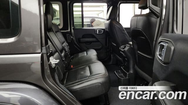 Jeep Wrangler (JL) 2.0 Overland 4도어, 2019 12