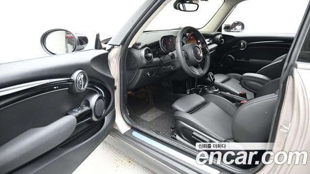 Mini Cooper 3세대, 2024 11