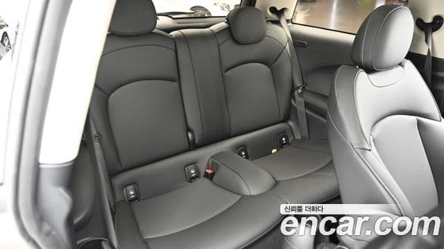 Mini Cooper 3세대, 2024 12