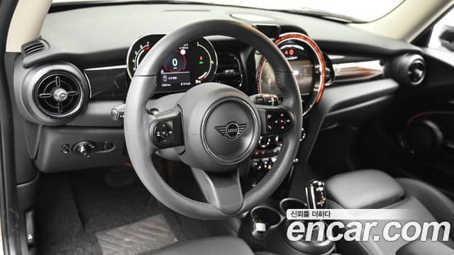 Mini Cooper 3세대, 2024 13