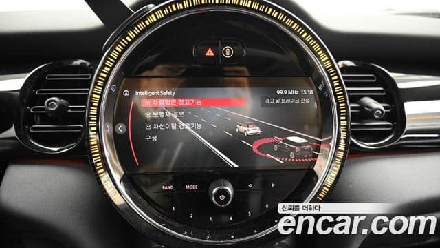 Mini Cooper 3세대, 2024 17