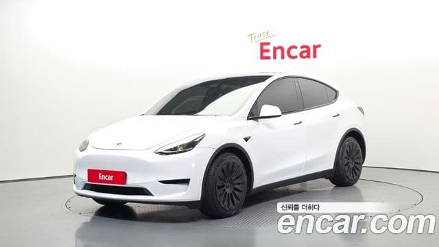 Tesla модель Y, 2024 1