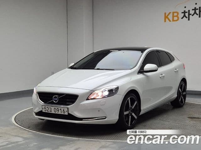 Volvo V40 2세대, 2016 1