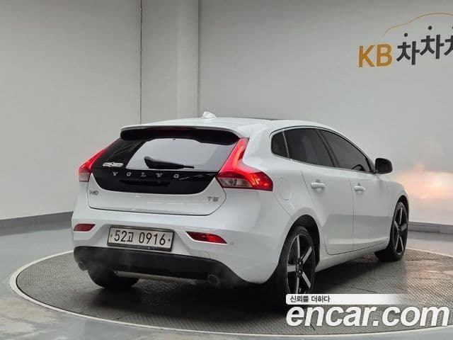 Volvo V40 2세대, 2016 3