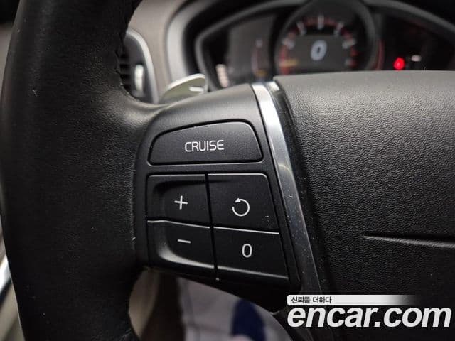 Volvo V40 2세대, 2016 16