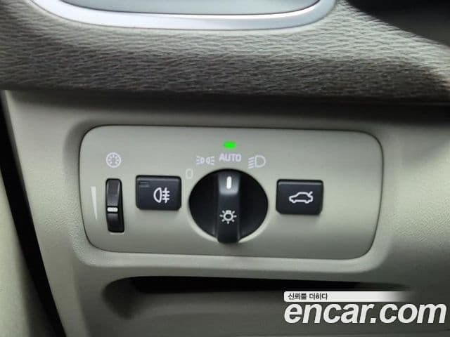 Volvo V40 2세대, 2016 18