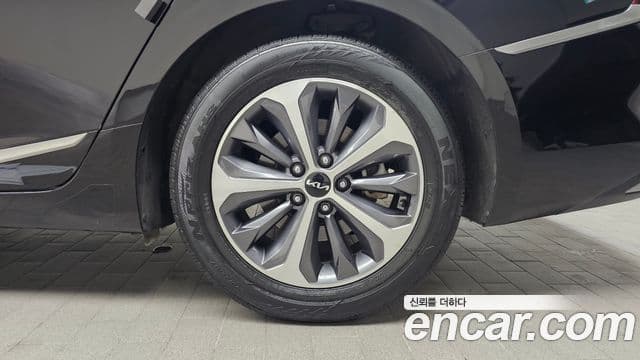 Kia K8 гибрид Noblesse Light, 2023 все фото