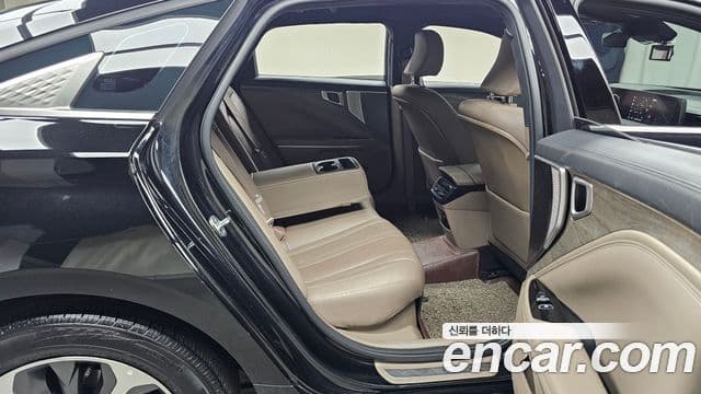 Kia K8 гибрид Noblesse Light, 2023 12