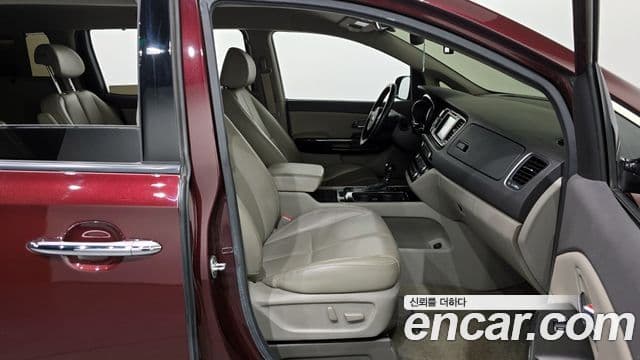 Kia All New Carnival Noblesse, 2016 11