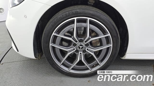 Mercedes-Benz E-класс W213 AMG Line, 2023 все фото