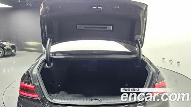 Genesis G90 Luxury, 2019 20