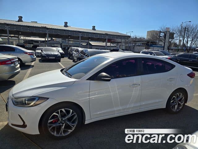 Hyundai Avante AD 1.6 e-VGT Smart, 2016 4