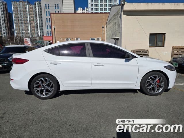 Hyundai Avante AD 1.6 e-VGT Smart, 2016 6