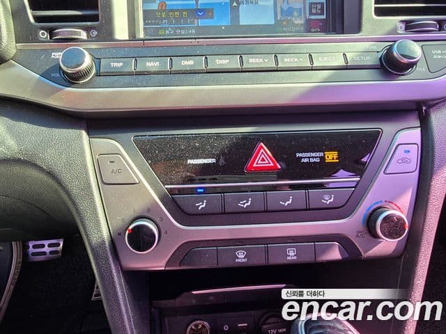 Hyundai Avante AD 1.6 e-VGT Smart, 2016 11