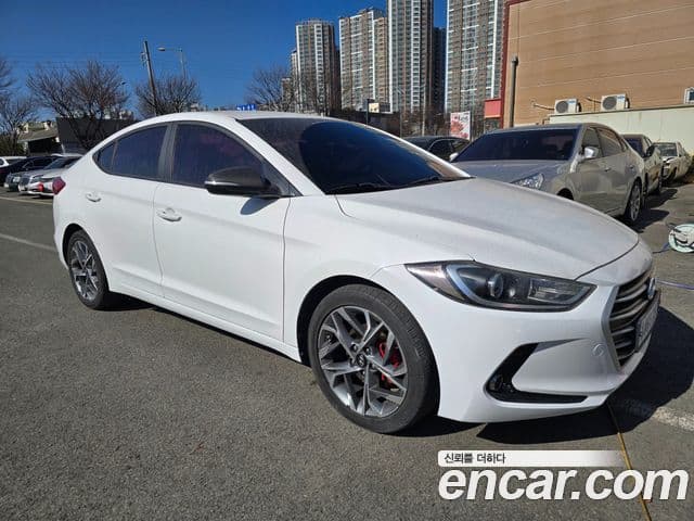 Hyundai Avante AD 1.6 e-VGT Smart, 2016 14