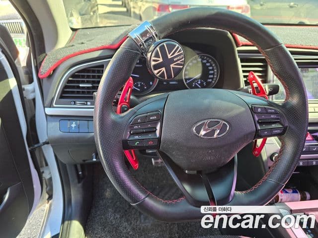 Hyundai Avante AD 1.6 e-VGT Smart, 2016 18