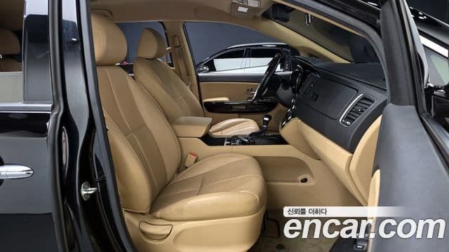 Kia All New Carnival VIP, 2018 10