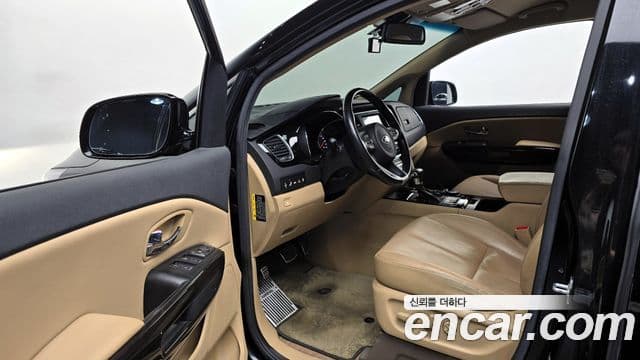 Kia All New Carnival VIP, 2018 11