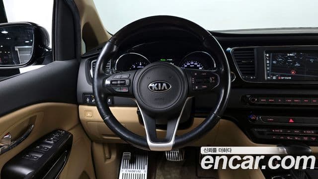 Kia All New Carnival VIP, 2018 13