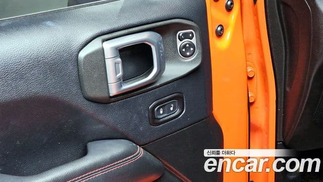 Jeep Wrangler (JL) 2.0 Rubicon Power top 4도어, 2019 17